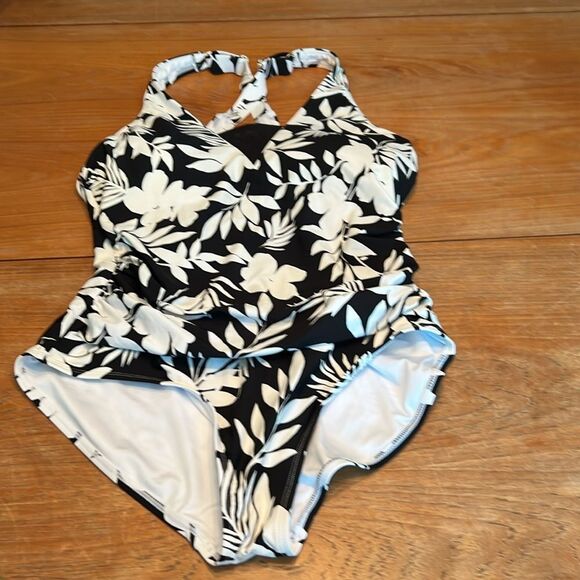 Lands’ End Swimsuit 1-piece black and white XXL - Picture 6 of 16